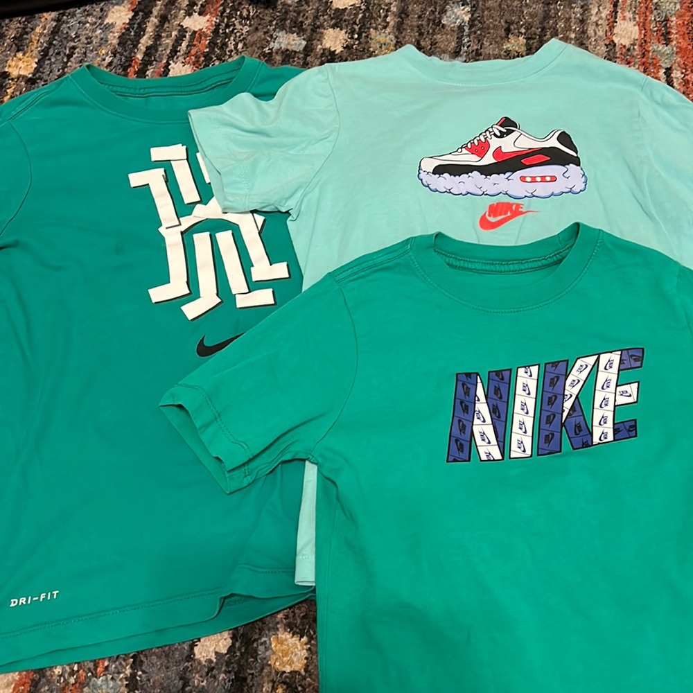 3 Nike boys Medium T-Shirts for $30